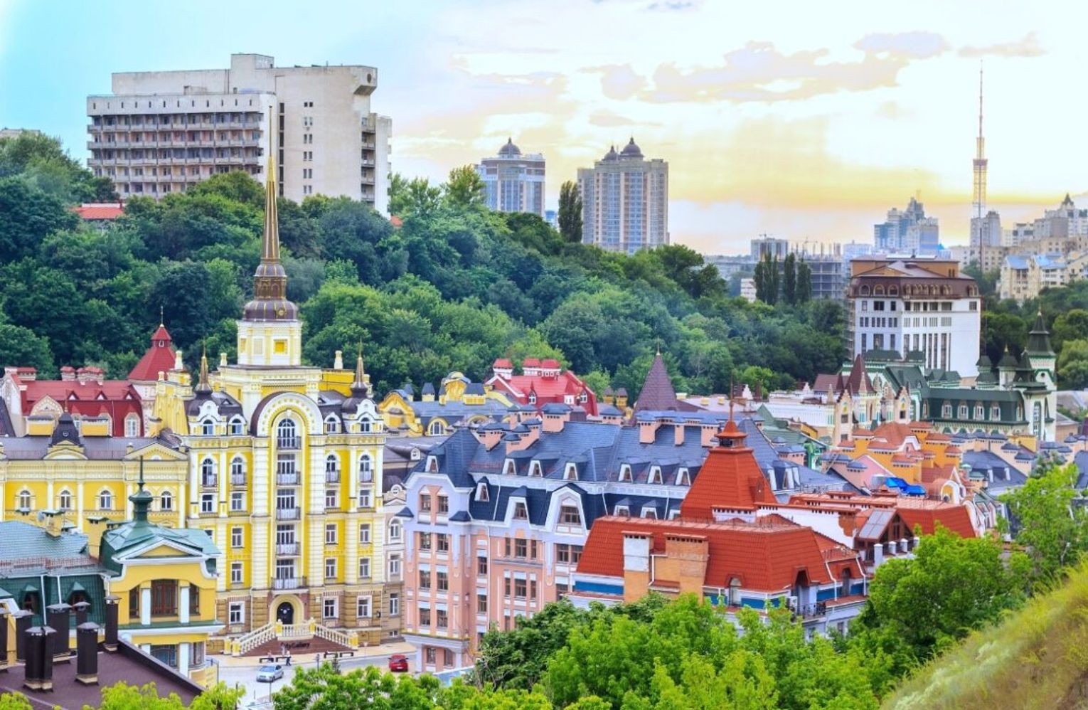 Скільки років потрібно працювати, щоб придбати власне житло: дослідження з областей